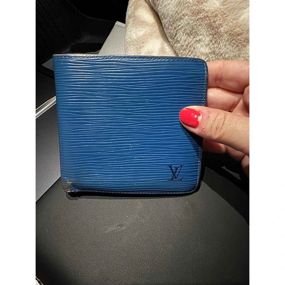 Louis Vuitton Blue Epi Leather Bifold Wallet w/Coin Pouch Authentic Vintage Worn